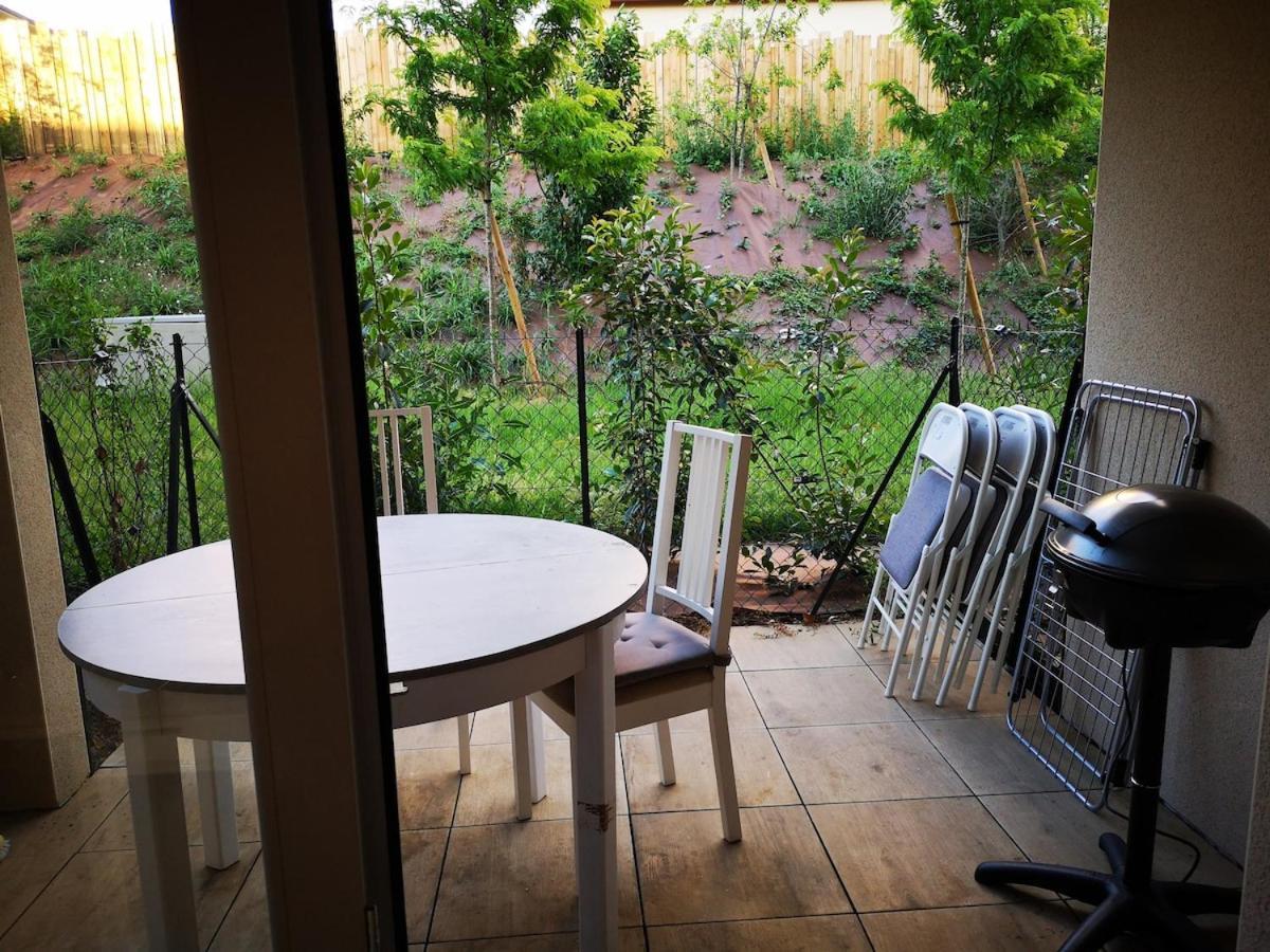 Quiet Charming T2 With Terrace 5Km From Lyon Apartment Dardilly Bagian luar foto